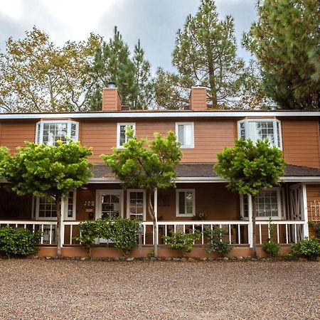 J Patrick Inn Cambria Exteriér fotografie