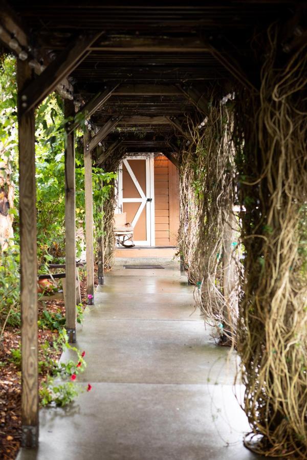 J Patrick Inn Cambria Exteriér fotografie